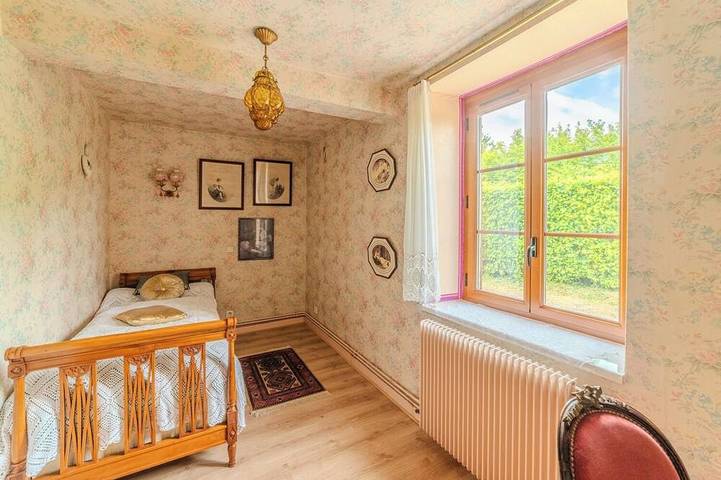 Location de vacances pour 8 personnes, avec jardin à Gueugnon - 3