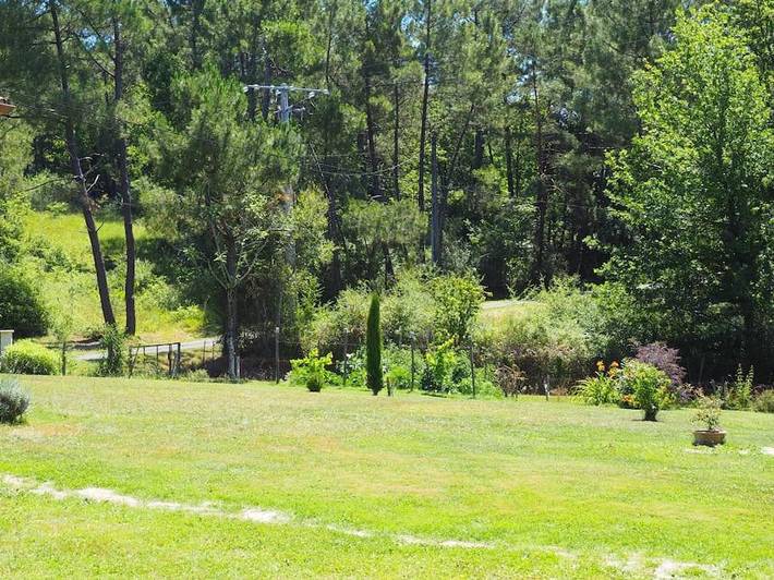 Location de vacances pour 3 personnes, avec Terrasse ainsi que Jardin et Vue dans Beaumontois en Périgord - 2