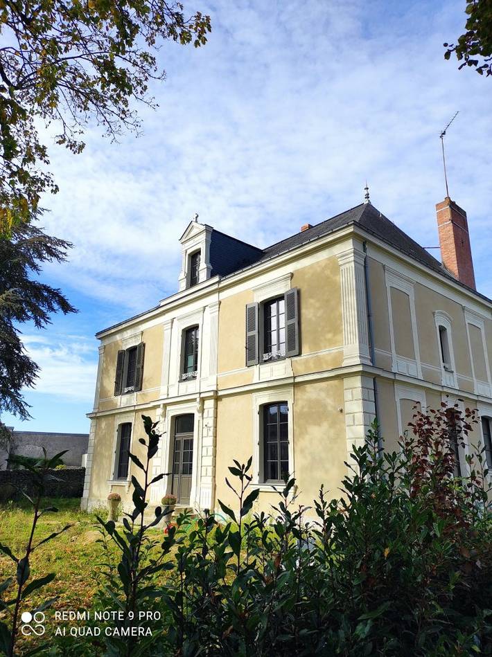 Gîte pour 15 personnes, avec jardin et terrasse à Châteauneuf-sur-Sarthe