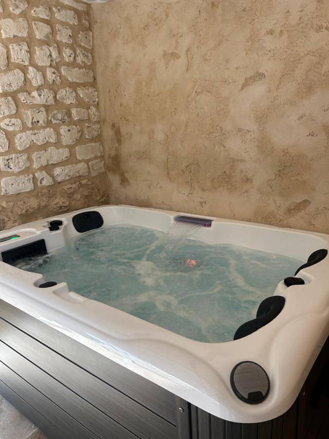 Location de vacances pour 2 personnes, avec terrasse et jacuzzi dans Cernay-lès-Reims - 4