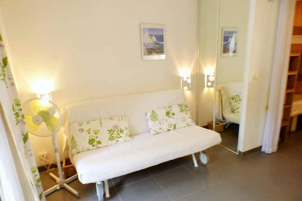 Appartement entier, Piscine, bord de mer, grande terrasse aménagée. in La Seyne-sur-Mer, Région de Toulon