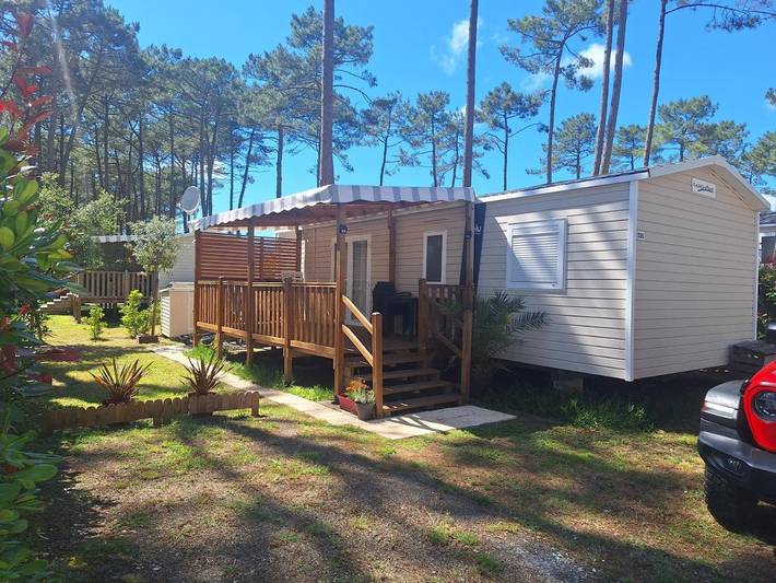 Camping para 8 personas, con jardín y piscina, Familias con niños en Saint-Julien-en-Born