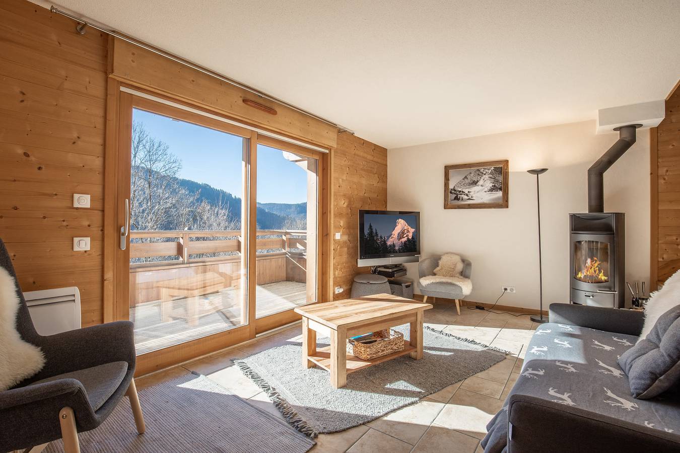 Entire holiday apartment, 3*, cosy, mountain view, wifi (Belr01) in La Clusaz, Annecy region