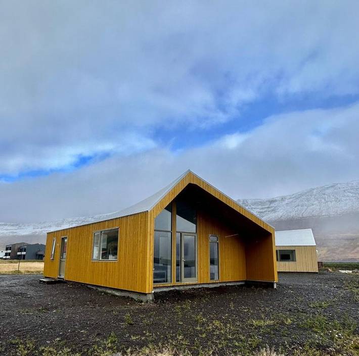 Vakantiehuis voor 4 personen, with tuin and uitzicht as well as uitzicht op het meer op IJsland