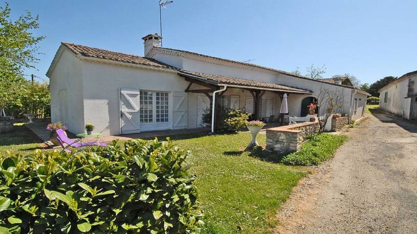 Gîte pour 6 personnes, avec terrasse et jardin à Lannes