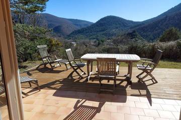 Gîte pour 6 personnes, avec terrasse et jardin à Reilhanette