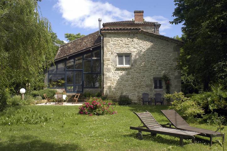 Gîte pour 2 personnes, avec piscine, animaux acceptés