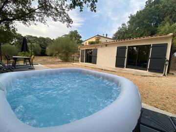 Gîte pour 4 personnes, avec jacuzzi et jardin à Vézénobres