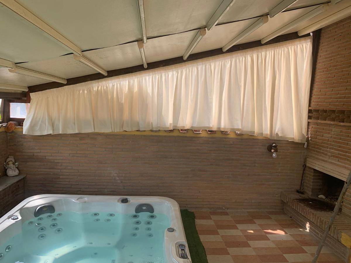 Ostia Antica - La Casa Di Laura - Jacuzzi e garden in Roma, Provincia di Roma