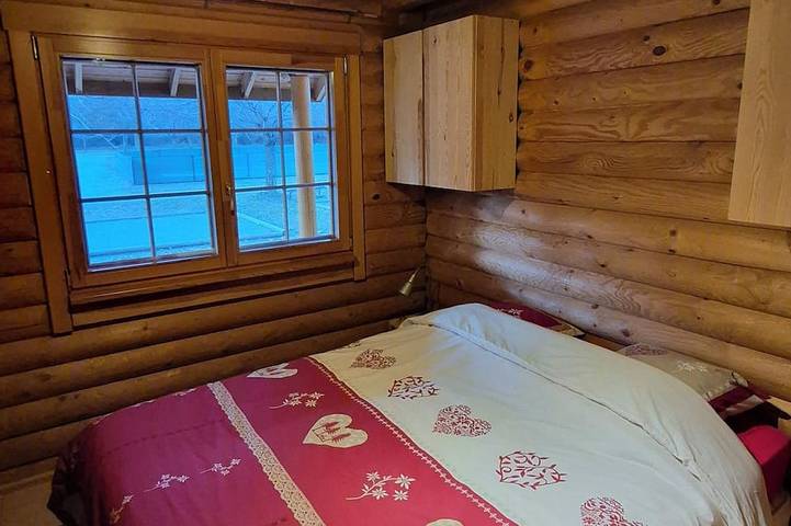 Chalet Terrace Mountain View Private Jacuzzi In 3* Campsite Le Domaine Des Ecrins in Châteauroux-les-Alpes, Nationalpark Écrins