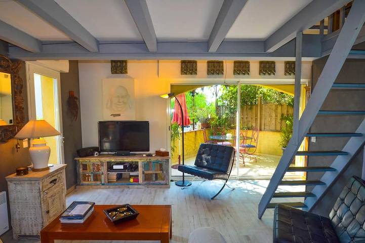 Villa Loft Bouddha House, 50 M. Mer, Piscine / Jacuzzi \"Chauffée\", Privée  * in Saint-Aygulf, Fréjus