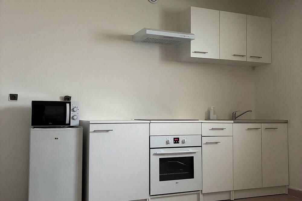 Ganze Wohnung, Bright and welcoming T2 apartment in Bron, Rhône
