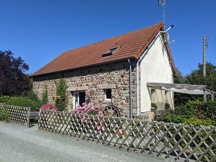 Maison de vacances pour 4 personnes, avec terrasse ainsi que piscine et jardin