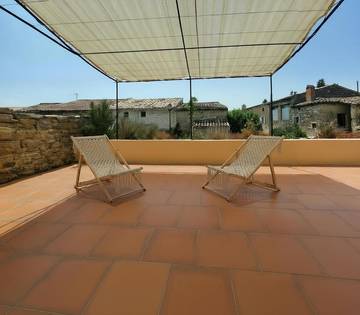 Gîte pour 10 personnes, avec jardin et vue à Réauville