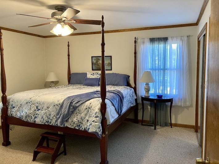 Vacation rental for 8 people, with yard, with pets in Lake Keowee