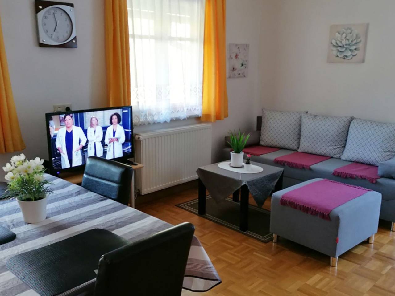 Ganze Ferienwohnung, Ferienwohnung Siegfried Zopf - Ferienwohnung mit Balkon für 2-3 Personen in Steinbach am Attersee, Traunviertel