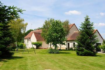 Gîte pour 6 personnes, avec terrasse ainsi que piscine et jardin, animaux acceptés dans Indre