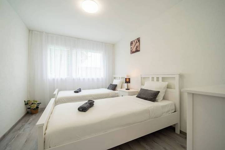 Modern Swiss Apt | spacious garden + parking + hi-speed wifi in Safenwil, Aargau-Basel
