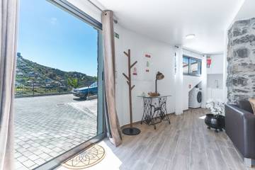 Gîte pour 4 personnes, avec balcon dans Campanário