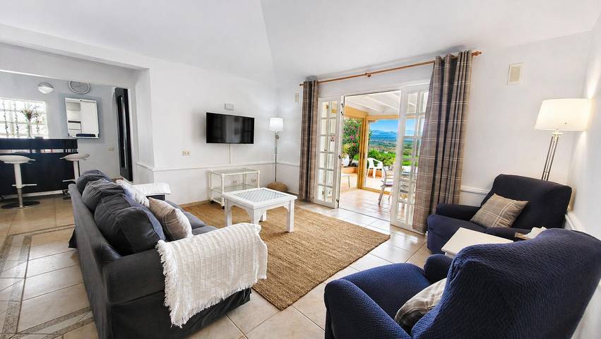 Chalet para 4 personas, con Vistas al mar y Terraza además de Jardín y Piscina para niños en Golf del Sur