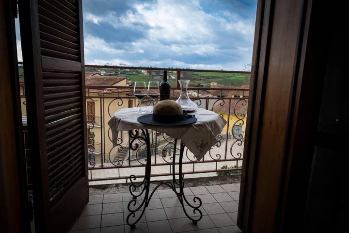 Location de vacances pour 6 personnes, avec balcon et vue à Pietrelcina