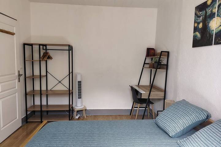 Apartamento entero, Le Triozon – Cozy Two-Bedroom Apartment – Sleeps 2 to 4 – 2 minutes from the train station in Issoire, Parque Natural Regional Livradois-Forez