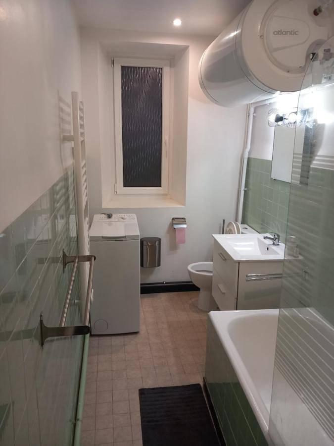 Gîte pour 6 personnes, avec vue à Tarascon-sur-Ariège - 4
