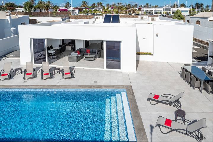 Chalet para 8 personas, con jacuzzi además de jardín y piscina en Lanzarote - 4