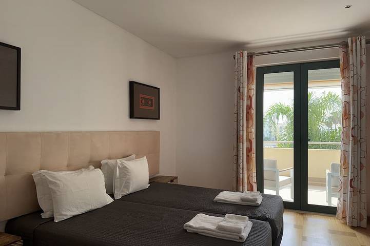 Ganze Wohnung, VilamouraSun Aquamar 209 - Blick auf den Jachthafen, komplexer Pool & amp; Garten, Wifi in Vilamoura, Quarteira