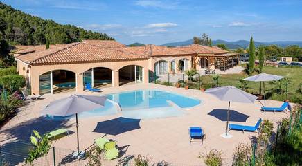 Gîte pour 5 personnes, avec terrasse et jardin, animaux acceptés à Cuers