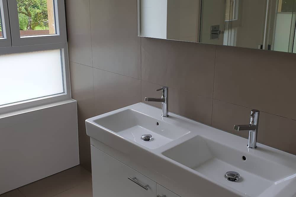 Appartamento intero, Hamlet appartment in Saint-Blaise (Neuenburg), Three-Lakes