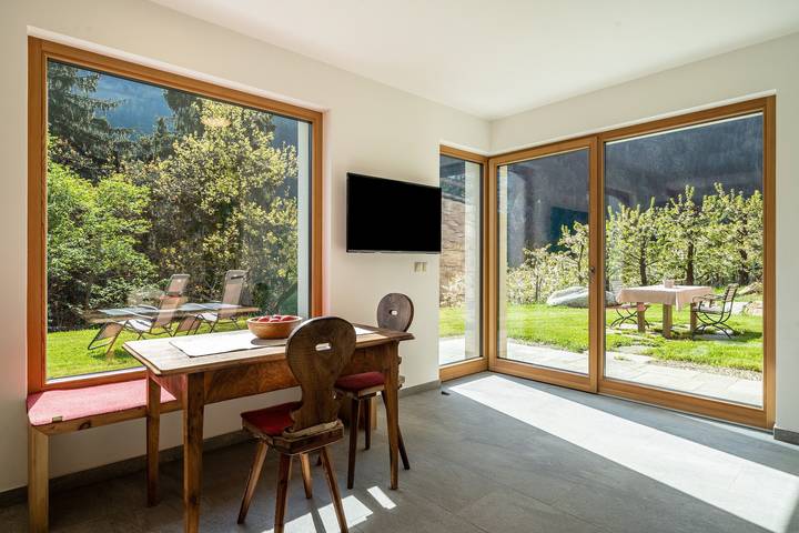 Apartamento entero, Apartamento 'Mayrhof Vergissmeinnicht' con vistas a la montaña, wifi, balcón y jardín in San Pancrazio, Ortler Alps