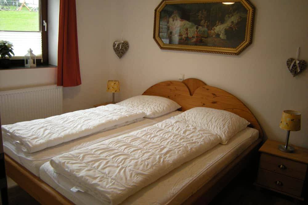 Ganze Wohnung, Bungalow47 Untergeschoss. 4 Betten, Grillwiese, in Seenähe! in Dipperz, Rhön-Hessen