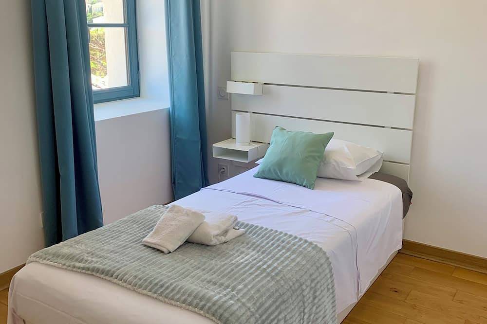 Entire apartment, Cozy 3-bedroom apartment with Wifi, Ac in amazing Bonifacio in Bonifacio, Arrondissement de Sartène