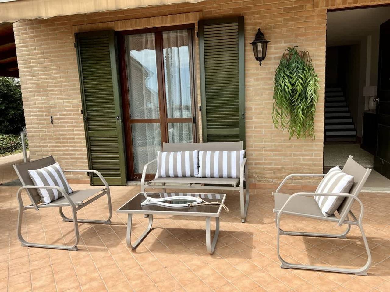 Appartement entier, Villa élégante avec jacuzzi et vue in Grottammare, Région de Grottammare