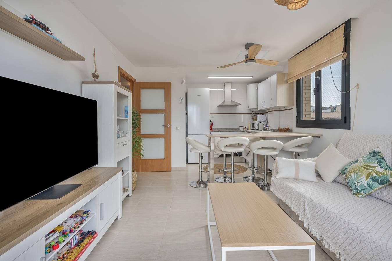 Apartamento entero, Apartamento 'Flamingos House' con vistas al mar, Wi-Fi y aire acondicionado in San Carlos de la Rápita, Delta del Ebro