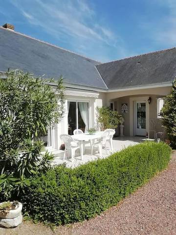 Gîte pour 6 personnes, avec piscine et jardin à Le Coudray-Macouard