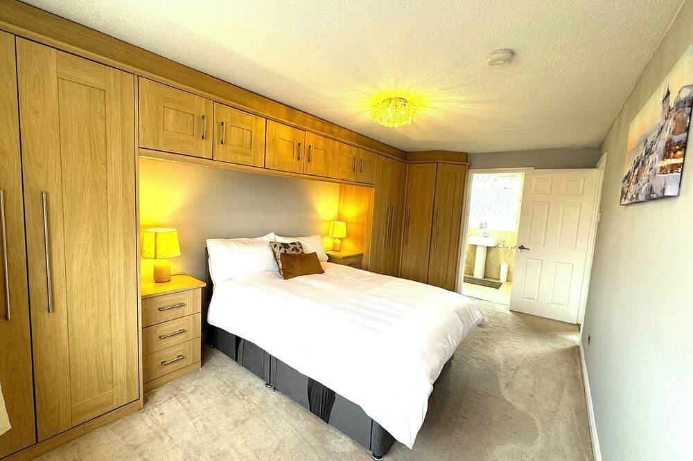 Cosy Guest House, Langley, Slough. in Slough, Berkshire