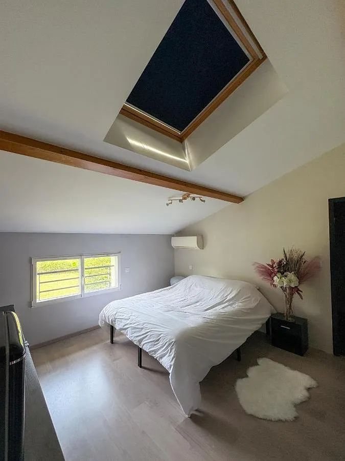 Casa de huéspuedes para 2 personas, con jardín además de terraza y piscina - 1