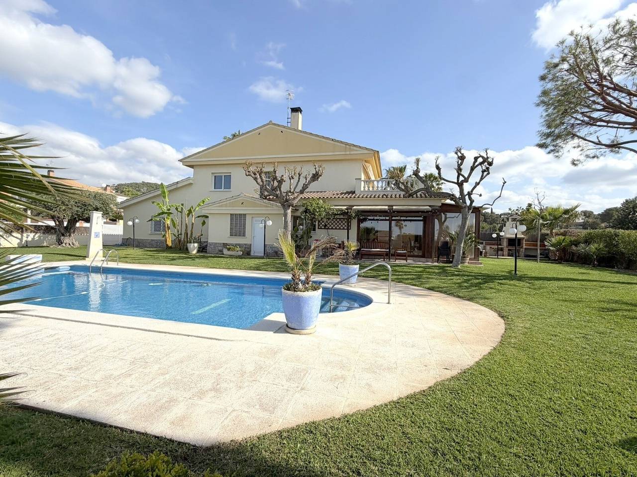 Casa Vacacional 'Elegancia, Privacidad y Confort' con Vista al Mar, Piscina Privada y Wi-Fi in Calafell, Costa Dorada