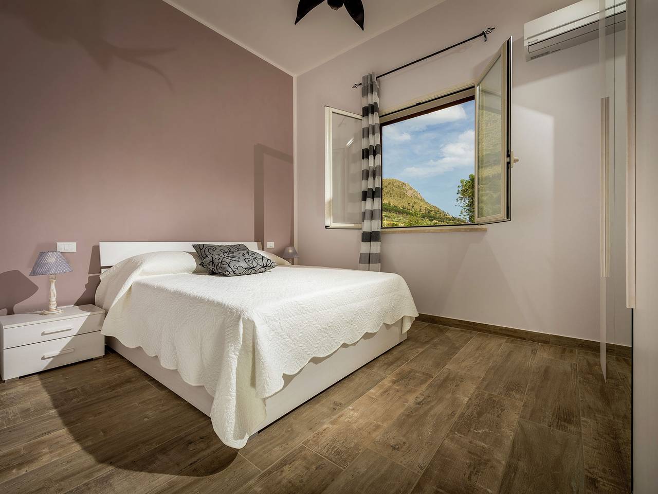 Holiday Home in Sicily with Pool & Garden in Castellammare del Golfo, Trapani Province