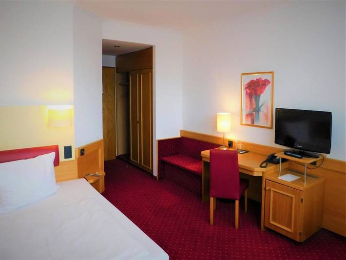 Hotel für 3 Personen, mit Terrasse, mit Haustier in Unterföhring - 3