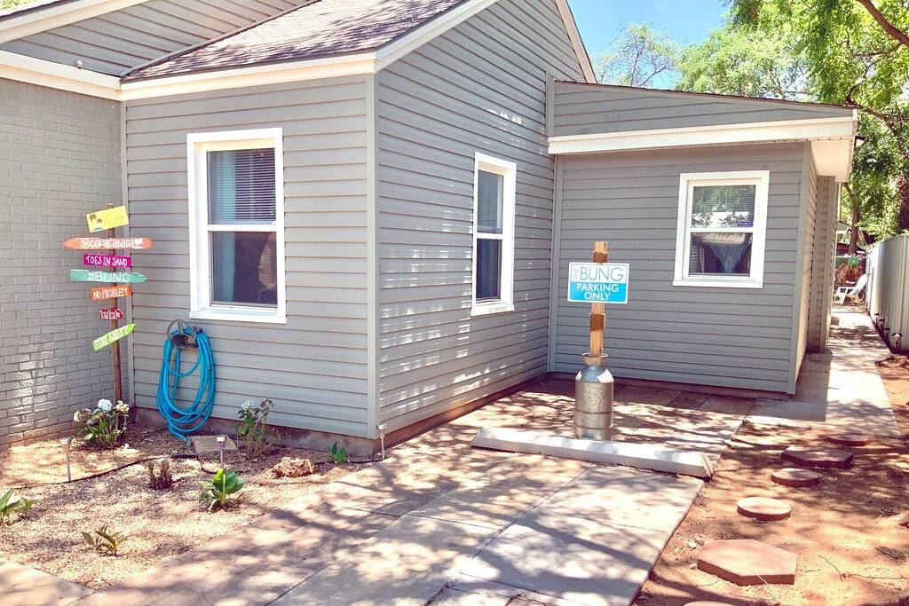 The Bung - Ein kurzer Spaziergang zur Texas Tech und mehr! in Lubbock, Lubbock County