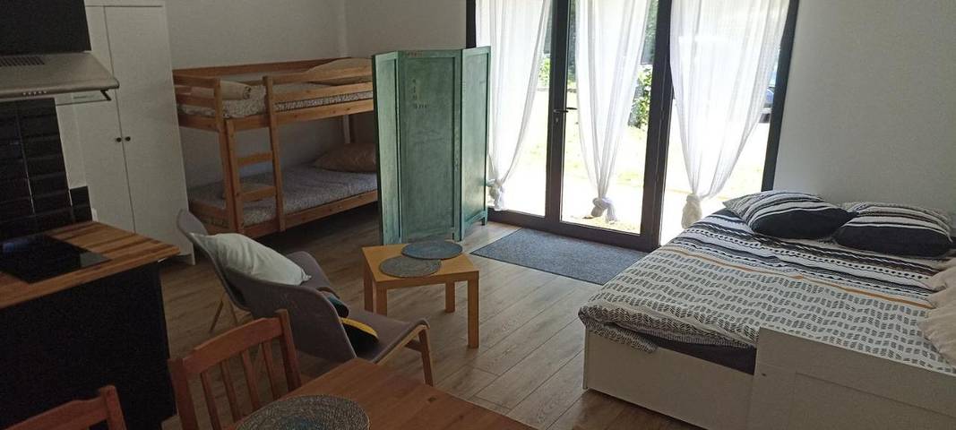 Location de vacances pour 4 personnes, avec Terrasse et Jardin à Roaillan