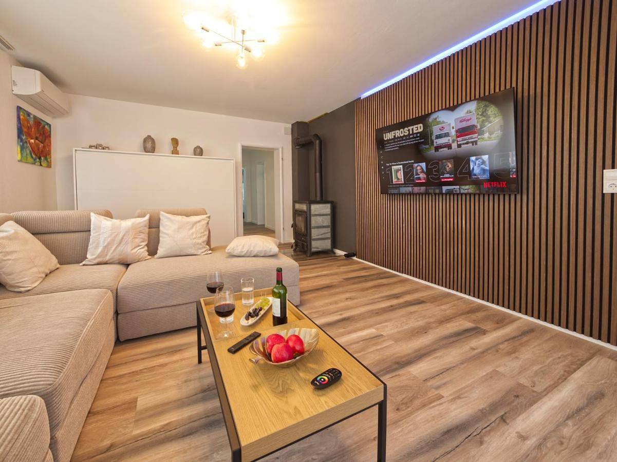 Ganze Wohnung, Two-Bedroom Apartment in Königswinter, Rhein-Sieg-Kreis