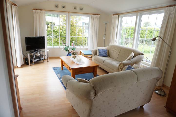 Strandhaus für 4 Personen, mit Balkon/Terrasse und Terrasse in Groede - 2