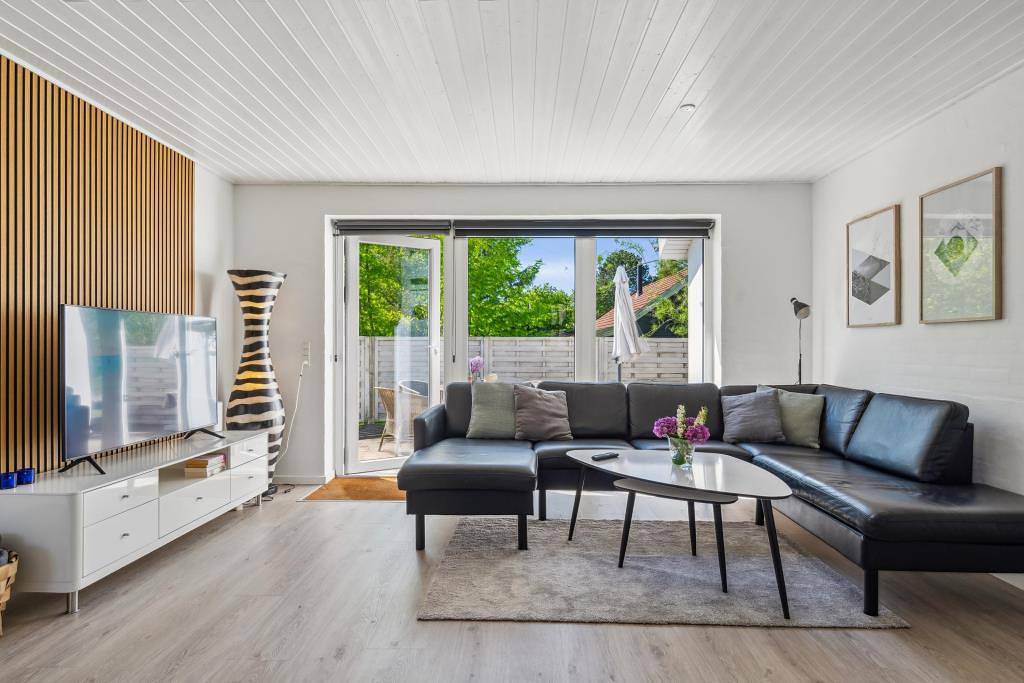 Family-friendly pool house with spa and activities in Egsmark Strand, South Djursland