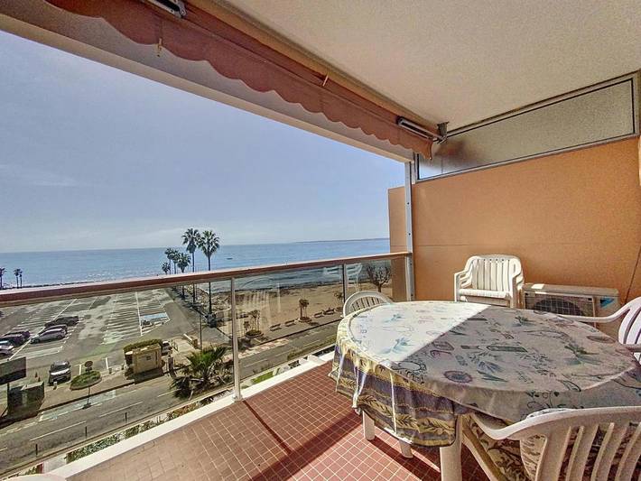 Gîte pour 2 personnes, avec balcon dans Office De Tourisme De Golf Juan - 2