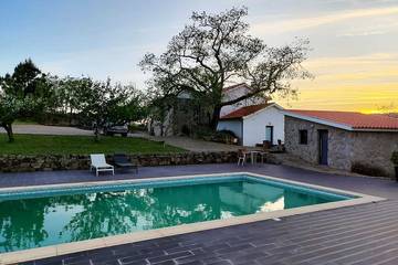 Gîte pour 7 personnes, avec jardin dans Fornos de Algodres