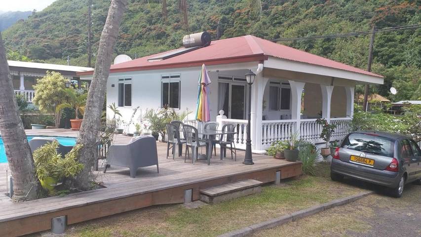 Location de vacances pour 4 personnes, avec piscine ainsi que vue et jardin dans Punaauia - 3